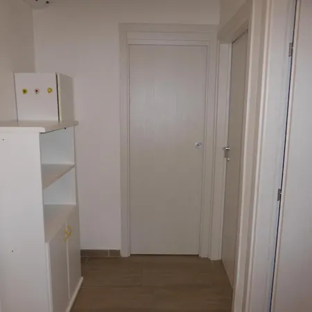 Апартаменты Quadrilocale Zona Piazza Nember Лидо-ди-Езоло