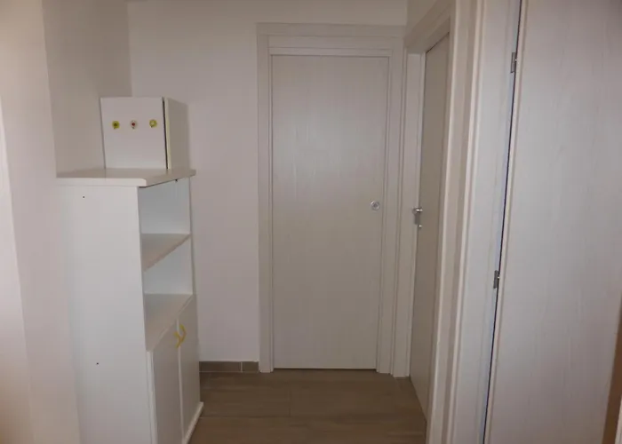 Апартаменты Quadrilocale Zona Piazza Nember Лидо-ди-Езоло