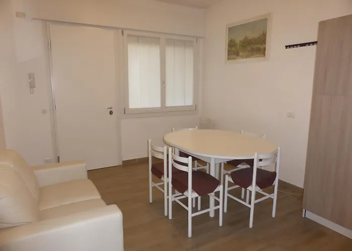 Quadrilocale Zona Piazza Nember Апартаменты