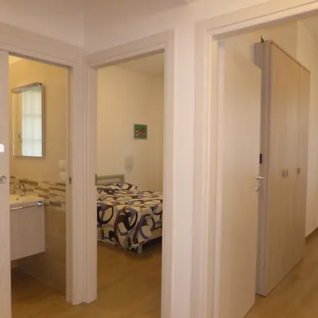 Marina 3 2 Bagni Solo Per Famiglie Piazza Nember リド・ディ・イエゾロ